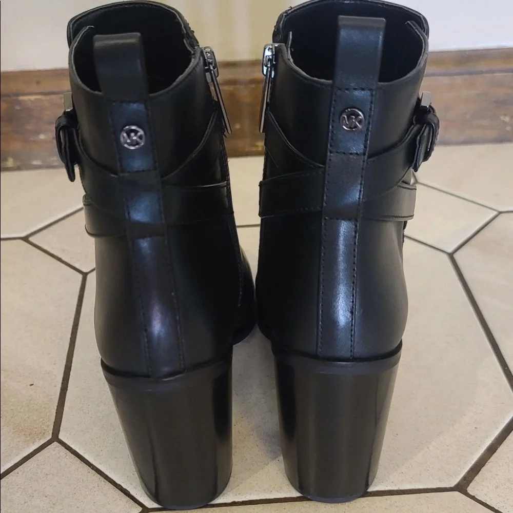 Michael Kors brand new leather ankle boots (Women) - Picture 7 of 7